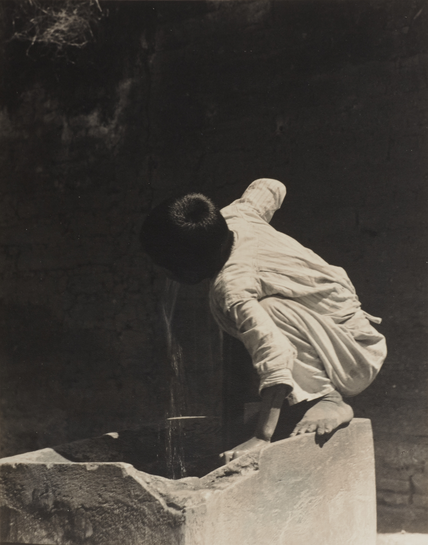 MANUEL ÁLVAREZ BRAVO (1902–2002) ‘Sed Pública’ (Public thirst), 1933 MANUEL ÁLVAREZ BRAVO (1902–2002) ‘Sed Pública’ (Public thirst), 1933