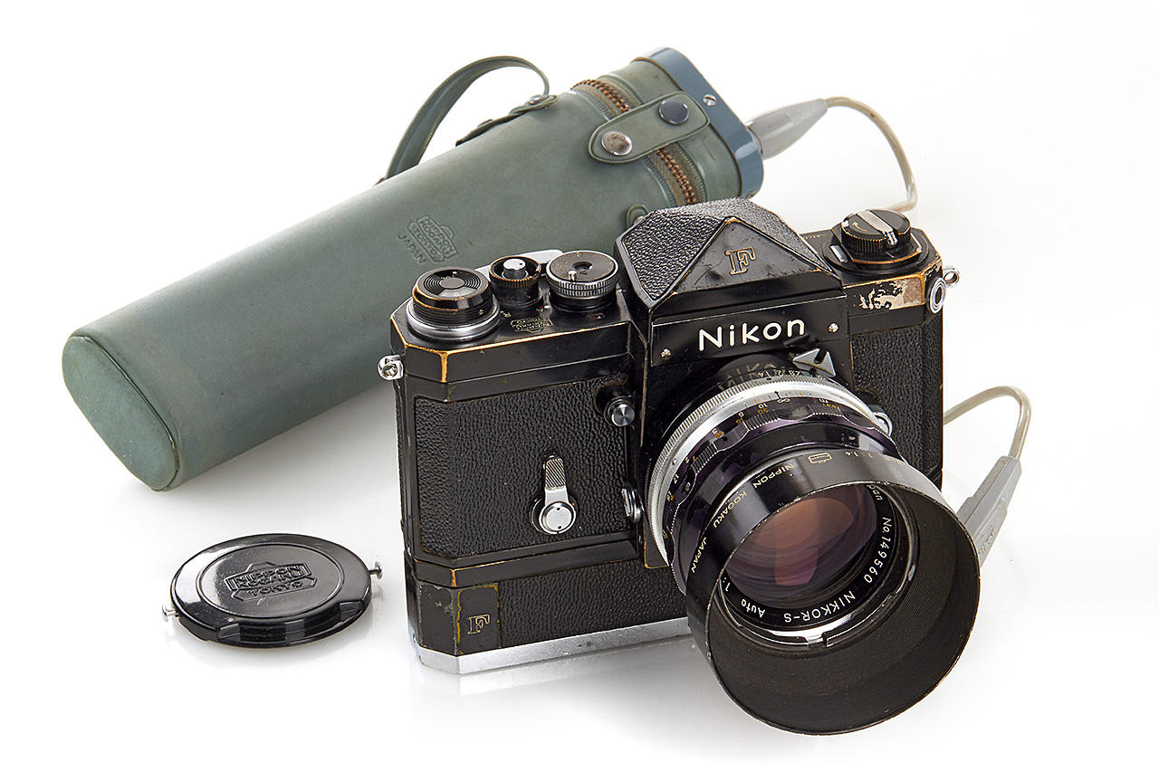 Nikon F Eyelevel black outfit