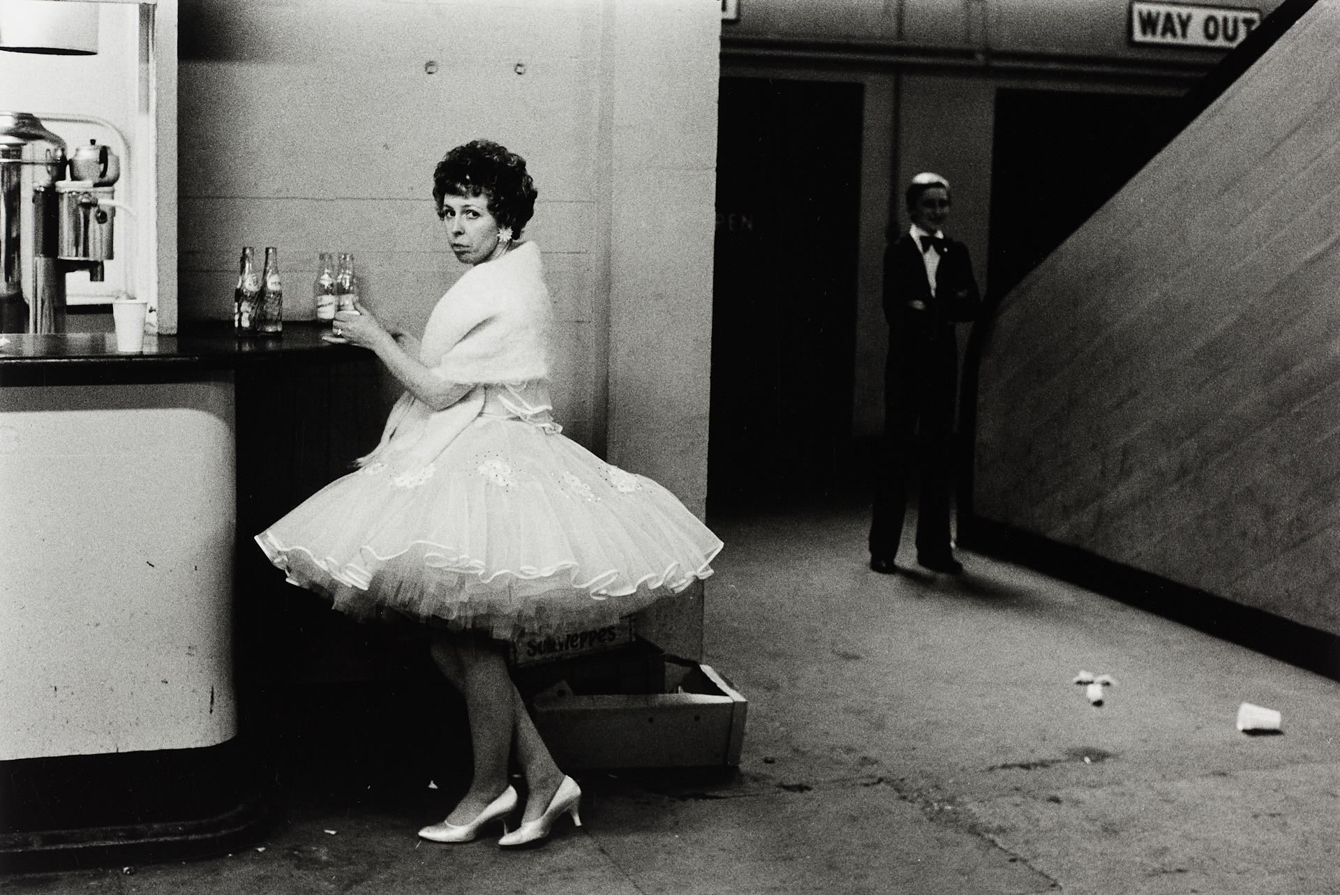 IAN BERRY (* 1934) Ballroom Break, London 1975