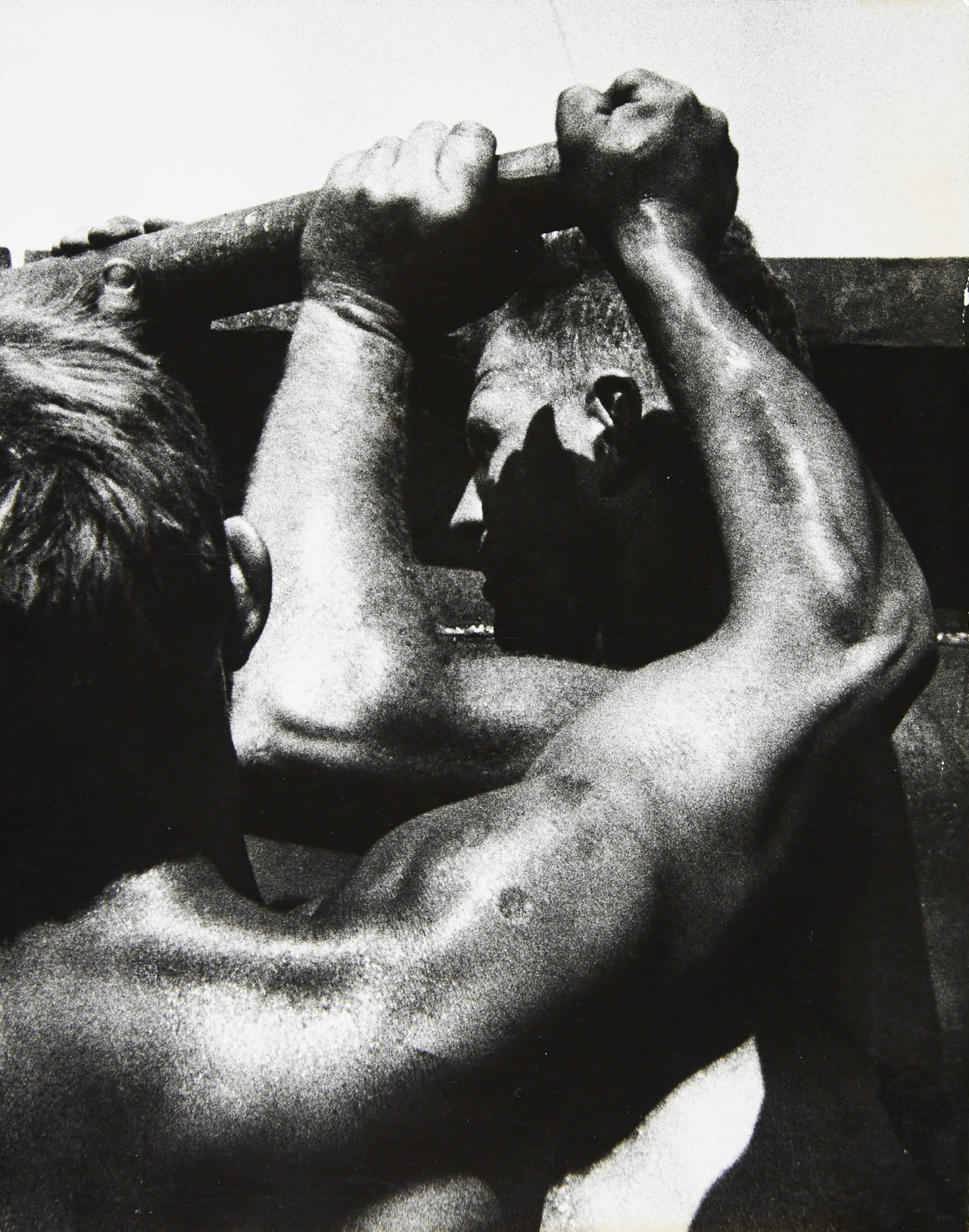 JAKOB TUGGENER (1904–1988) ‘Arme der Arbeit’ (Schiffsnieter im Basler Rheinhafen / Riveters at the Rhein harbour in Basel), 1947 * JAKOB TUGGENER (1904–1988) ‘Arme der Arbeit’ (Schiffsnieter im Basler Rheinhafen / Riveters at the Rhein harbour in Basel), 1947 *