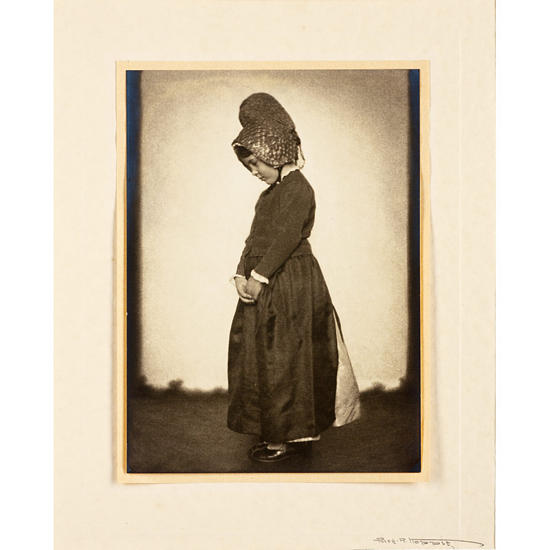 Rudolf Koppitz (1884–1936), Girl with traditional gold cap