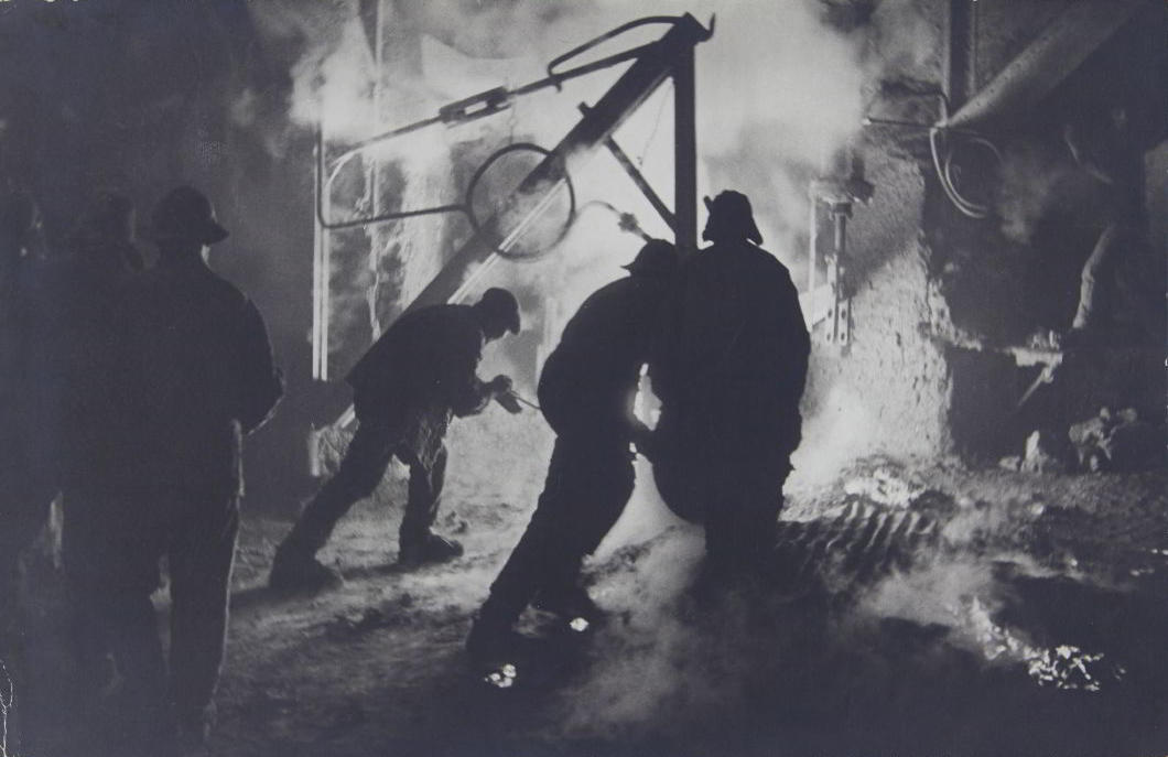 DMITRI DEBABOV (1899–1949) Am Schmelzofen / Smelting metal, Moscow 1939