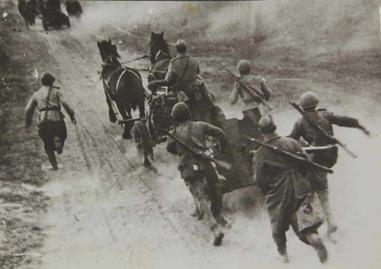 LEONID VELIKZHANIN Befreiung von Memel / Liberation of Memel, USSR January 1945 LEONID VELIKZHANIN Befreiung von Memel / Liberation of Memel, USSR January 1945