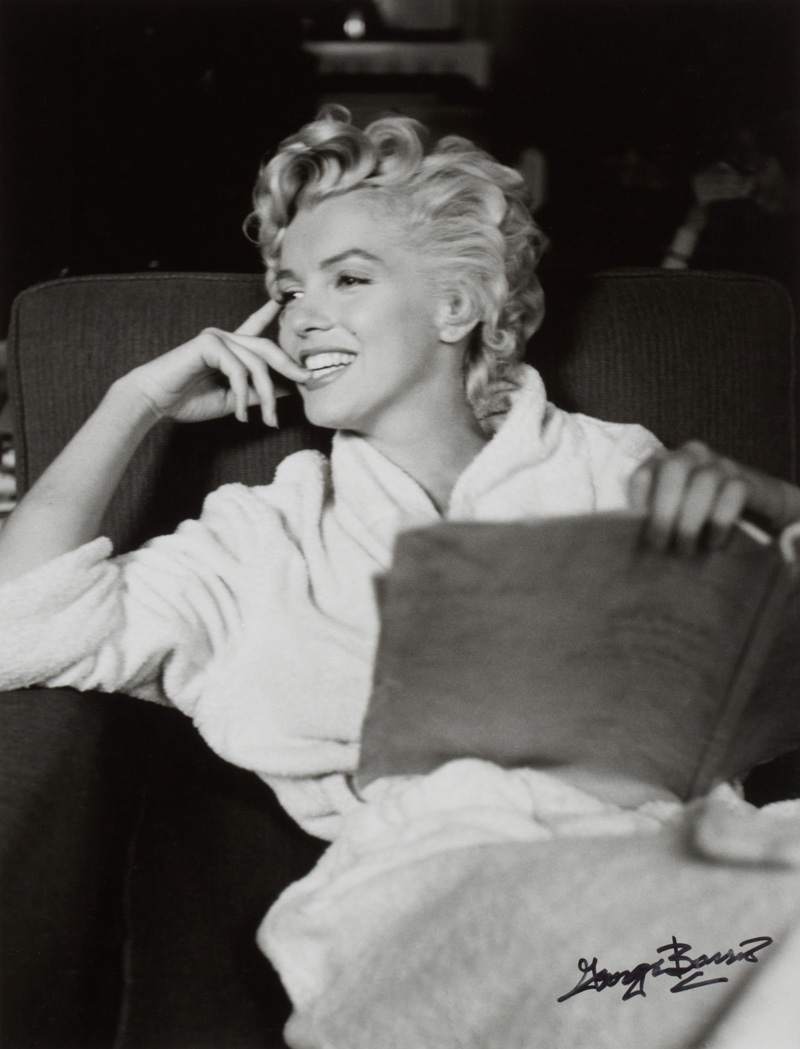 Marilyn Monroe with book, George Barris (* 1928)