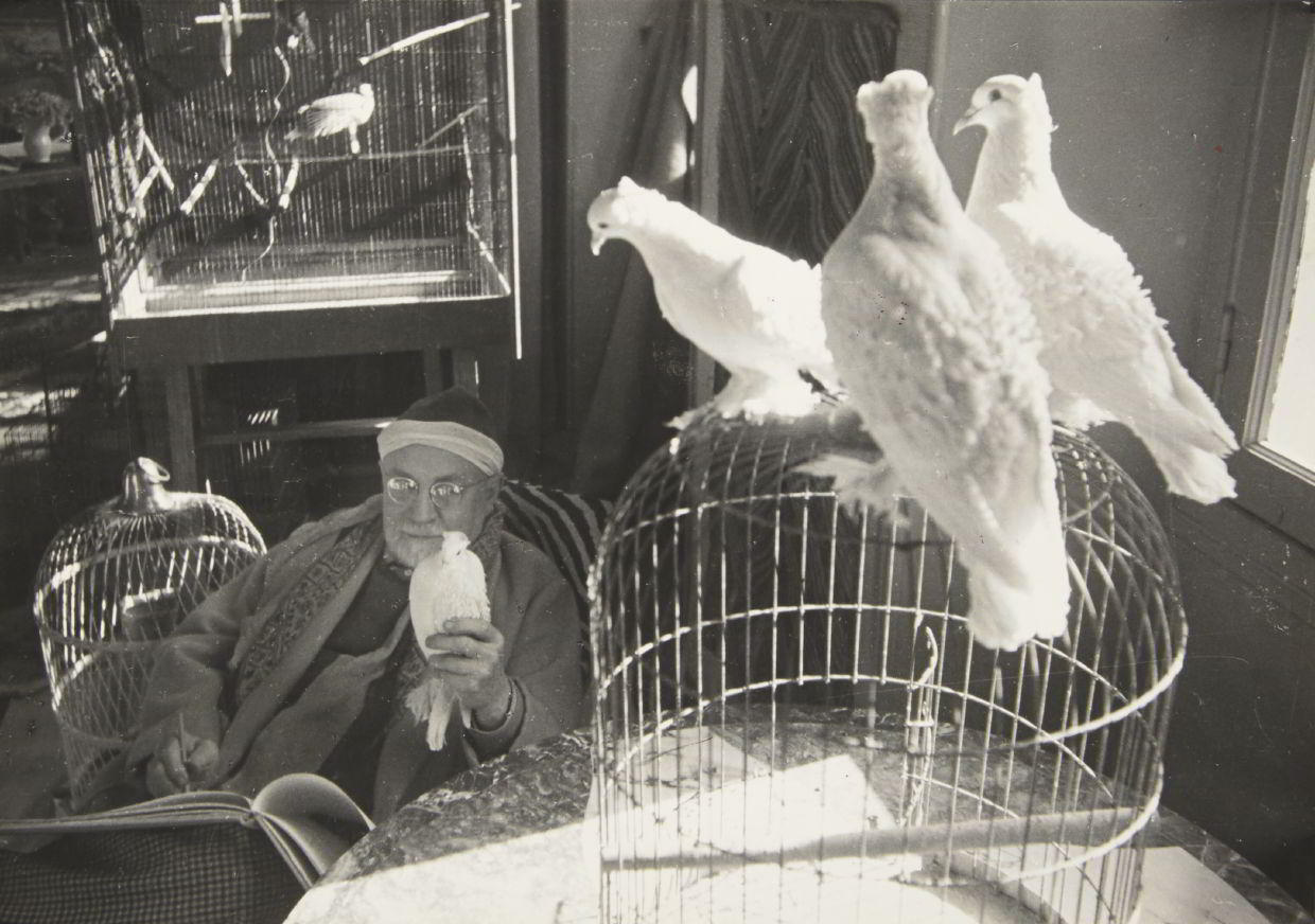 HENRI CARTIER-BRESSON (1908–2004) Henri Matisse, Vence February 1944 HENRI CARTIER-BRESSON (1908–2004) Henri Matisse, Vence February 1944