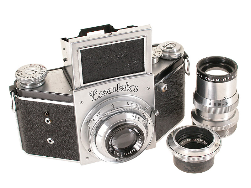 Exakta B  chrome outfit