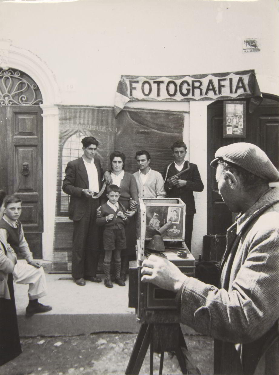 DAVID SEYMOUR (1911–1956) Cocullo, Italy 1951 DAVID SEYMOUR (1911–1956) Cocullo, Italy 1951