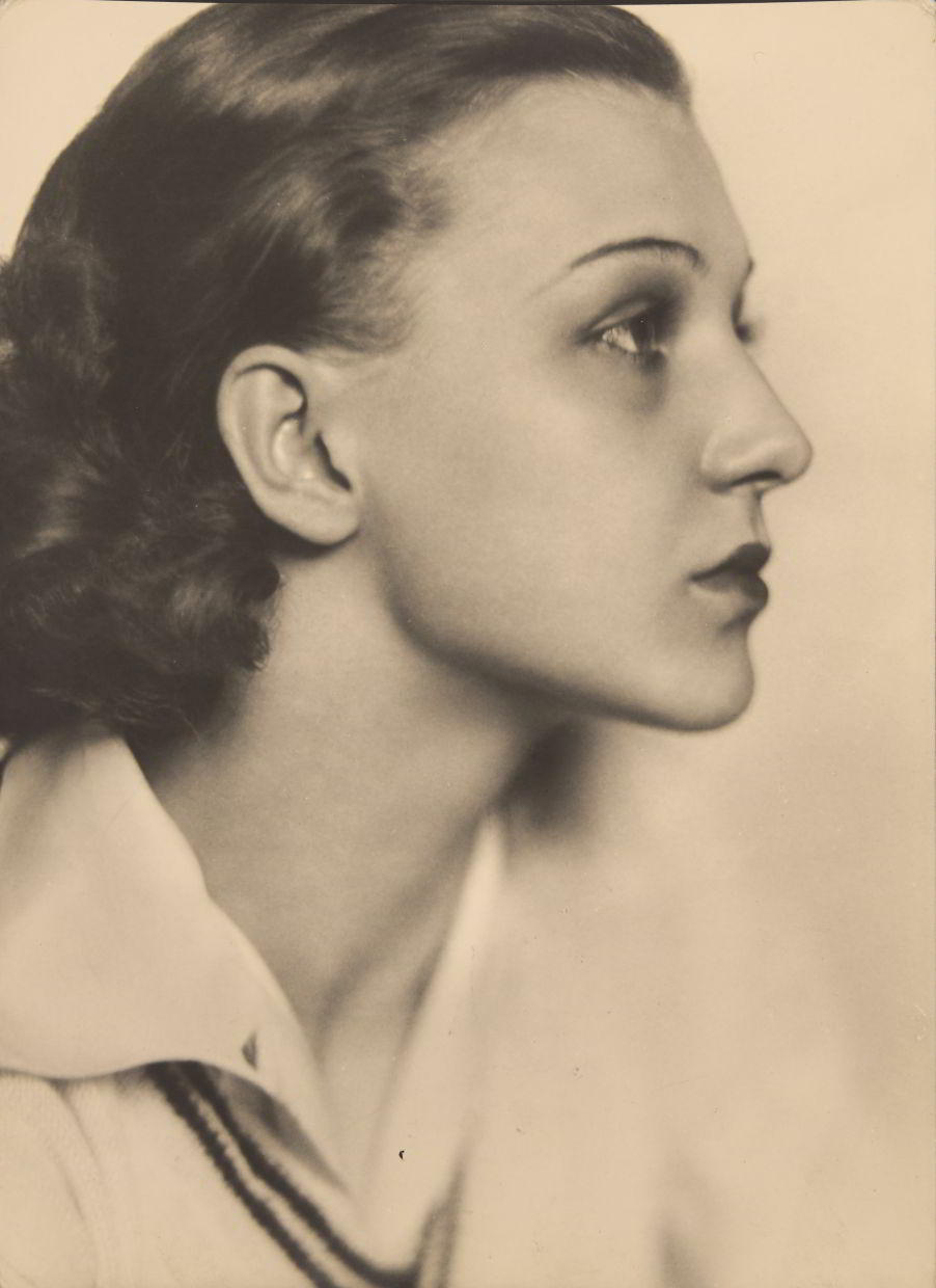 TRUDE FLEISCHMANN (1895–1990) Die Tänzerin / The dancer Salina Lazarina, Vienna c. 1925 TRUDE FLEISCHMANN (1895–1990) Die Tänzerin / The dancer Salina Lazarina, Vienna c. 1925