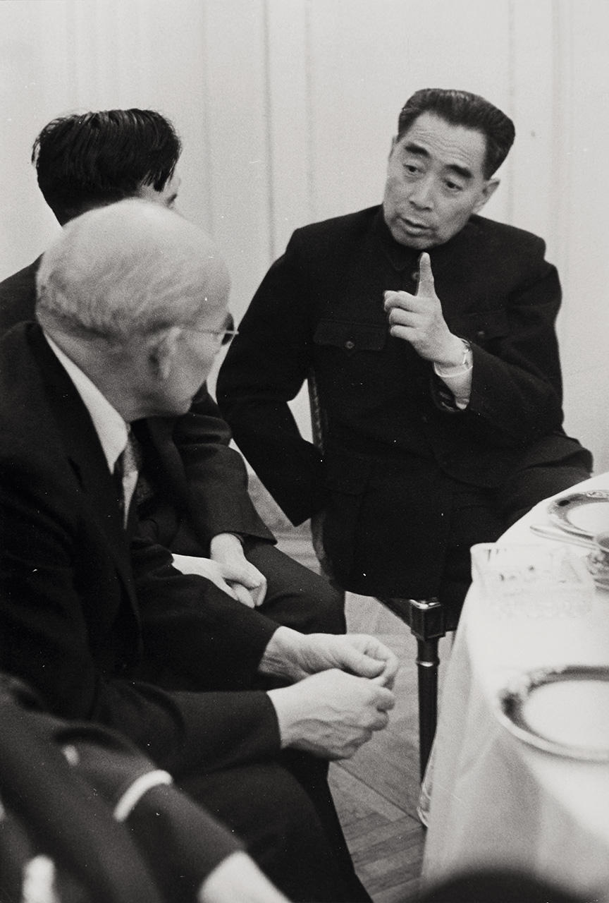 ERICH LESSING (* 1923) Chou En-Lai with a wagging finger, Warsaw, Poland 1957