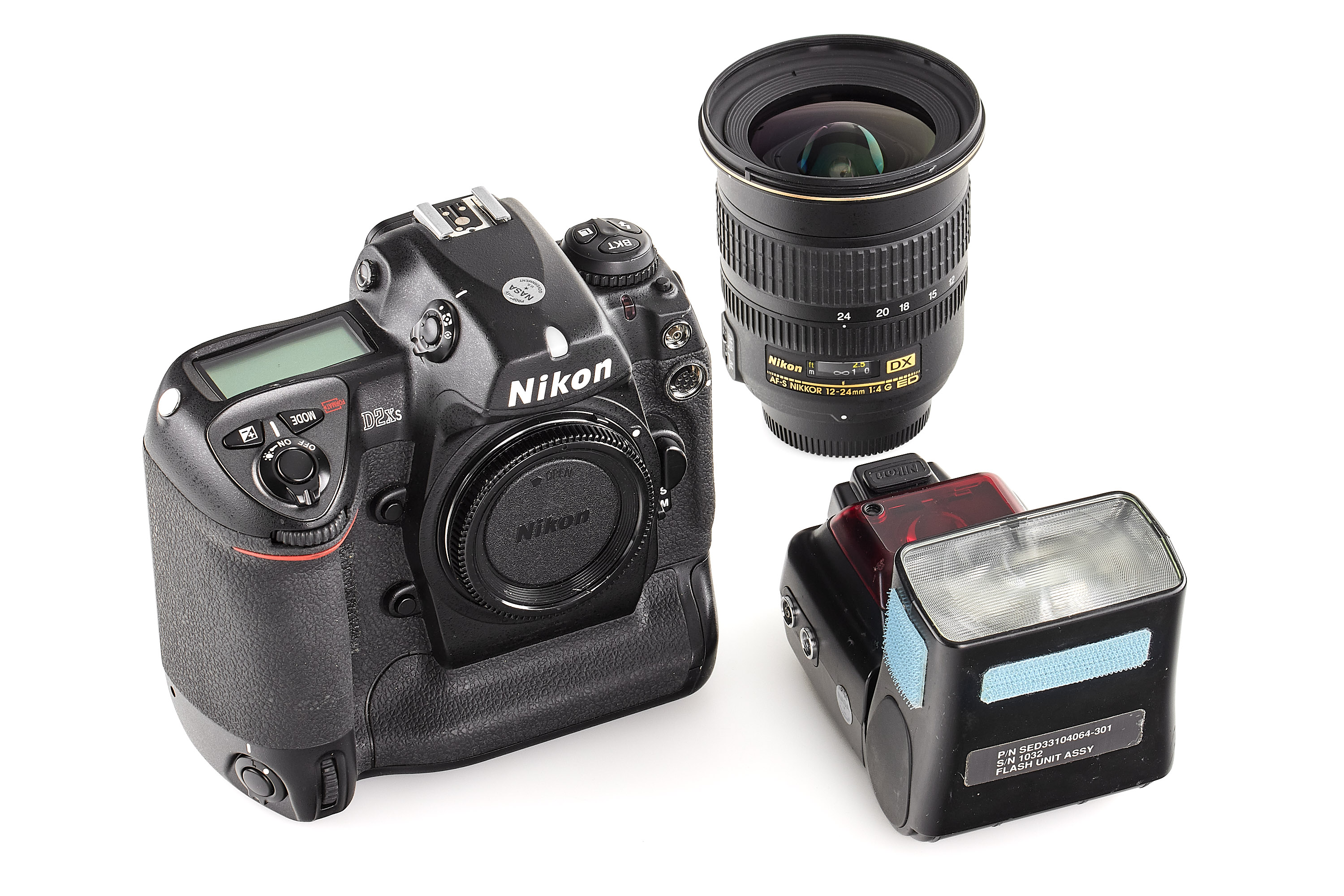 Nikon D2Xs NASA outfit *