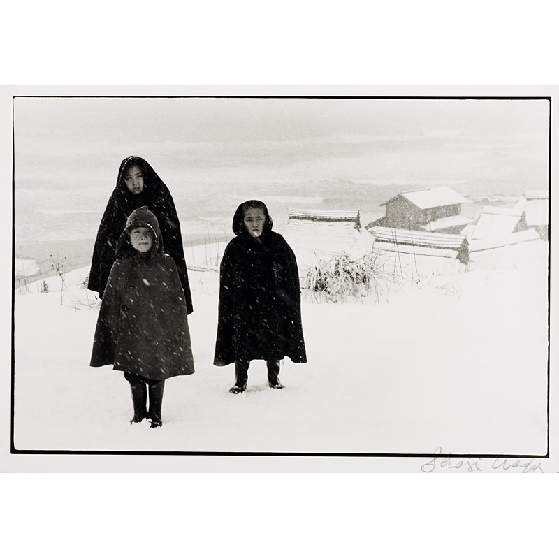 Shoji Ueda (1913–2000), ›Winter‹ (from the series ›Children the Year Around‹)