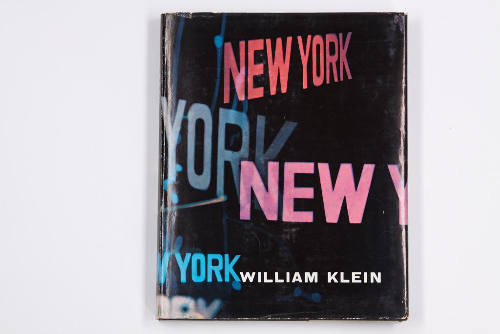 WILLIAM KLEIN (* 1928) ‘Life is Good and Good For You in New York: Trance Witness Revels’, Paris: Editions du Seuil, Album Petite Planète, 1956 WILLIAM KLEIN (* 1928) ‘Life is Good and Good For You in New York: Trance Witness Revels’, Paris: Editions du Seuil, Album Petite Planète, 1956