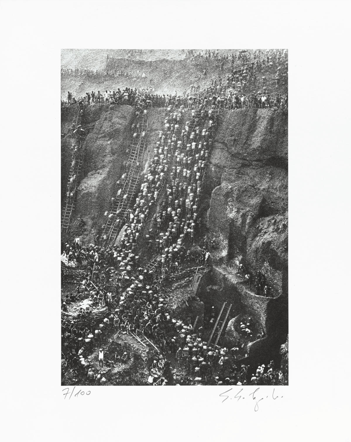 SEBASTIÃO SALGADO (* 1944) Serra Pelada Mine, Brasil 1986 SEBASTIÃO SALGADO (* 1944) Serra Pelada Mine, Brasil 1986