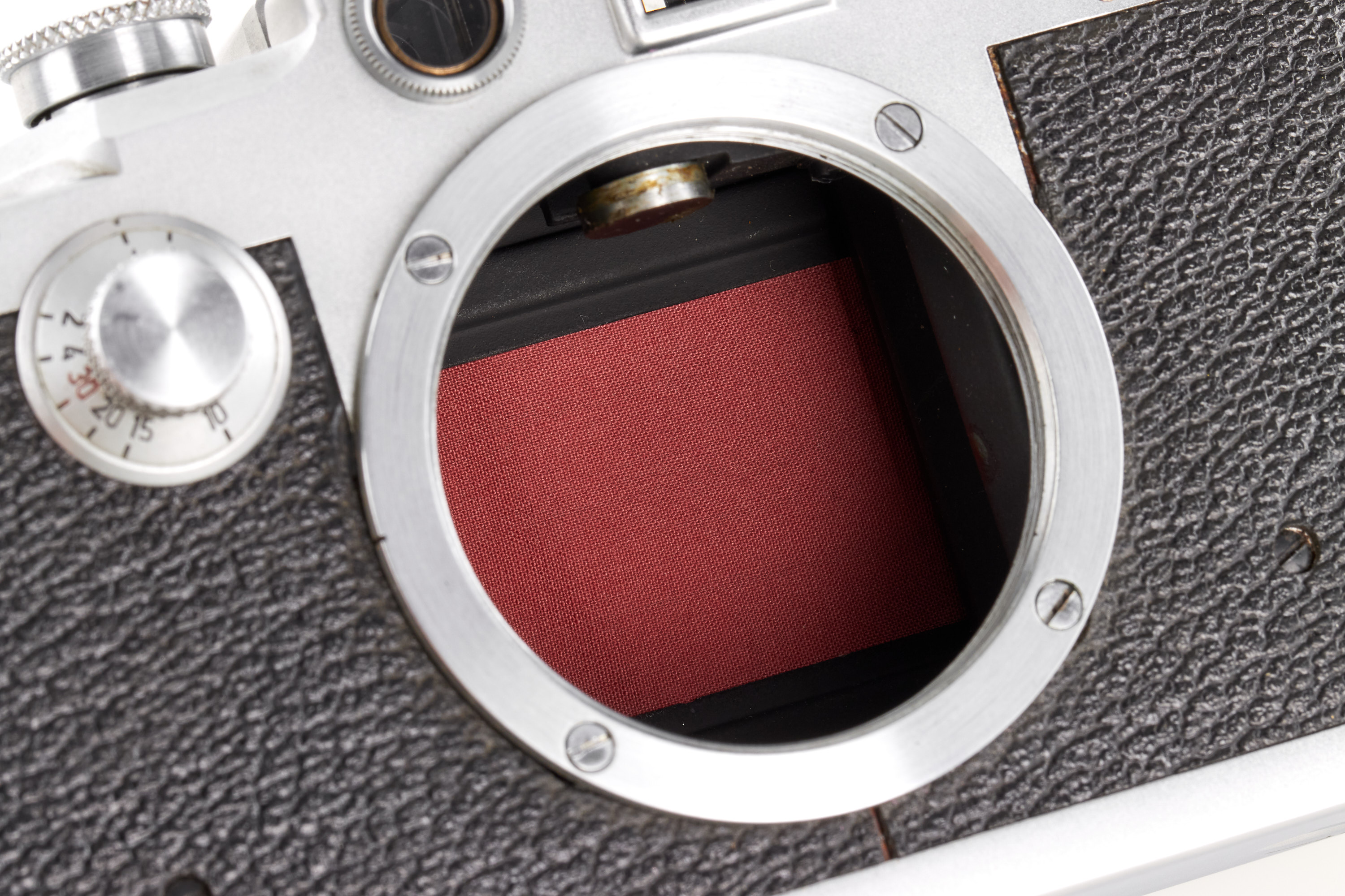 Leica IIIc chrome red curtain