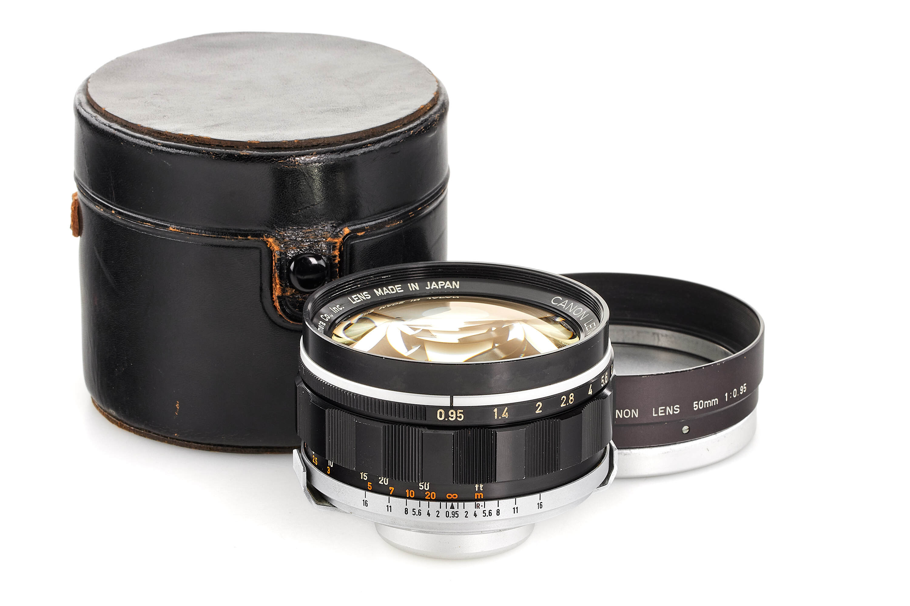 Canon 0.95/50mm * Canon 0.95/50mm *