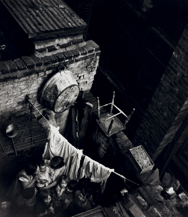 Edith Tudor-Hart (1908–1978), Gee Street, Finsbury