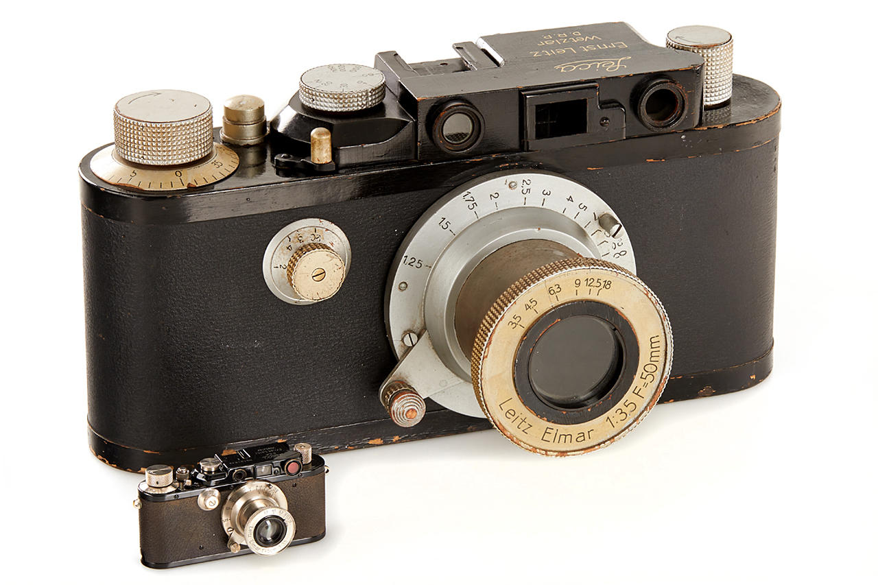 Leica III Mod. F black Giant Wooden Display Model *