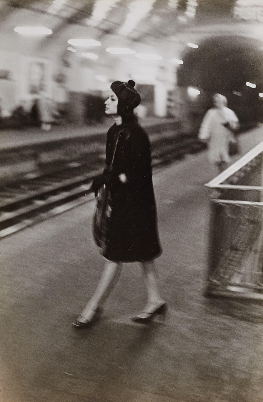 FULVIO ROITER (1926–2016) Woman in Metro Station, Milan 1962