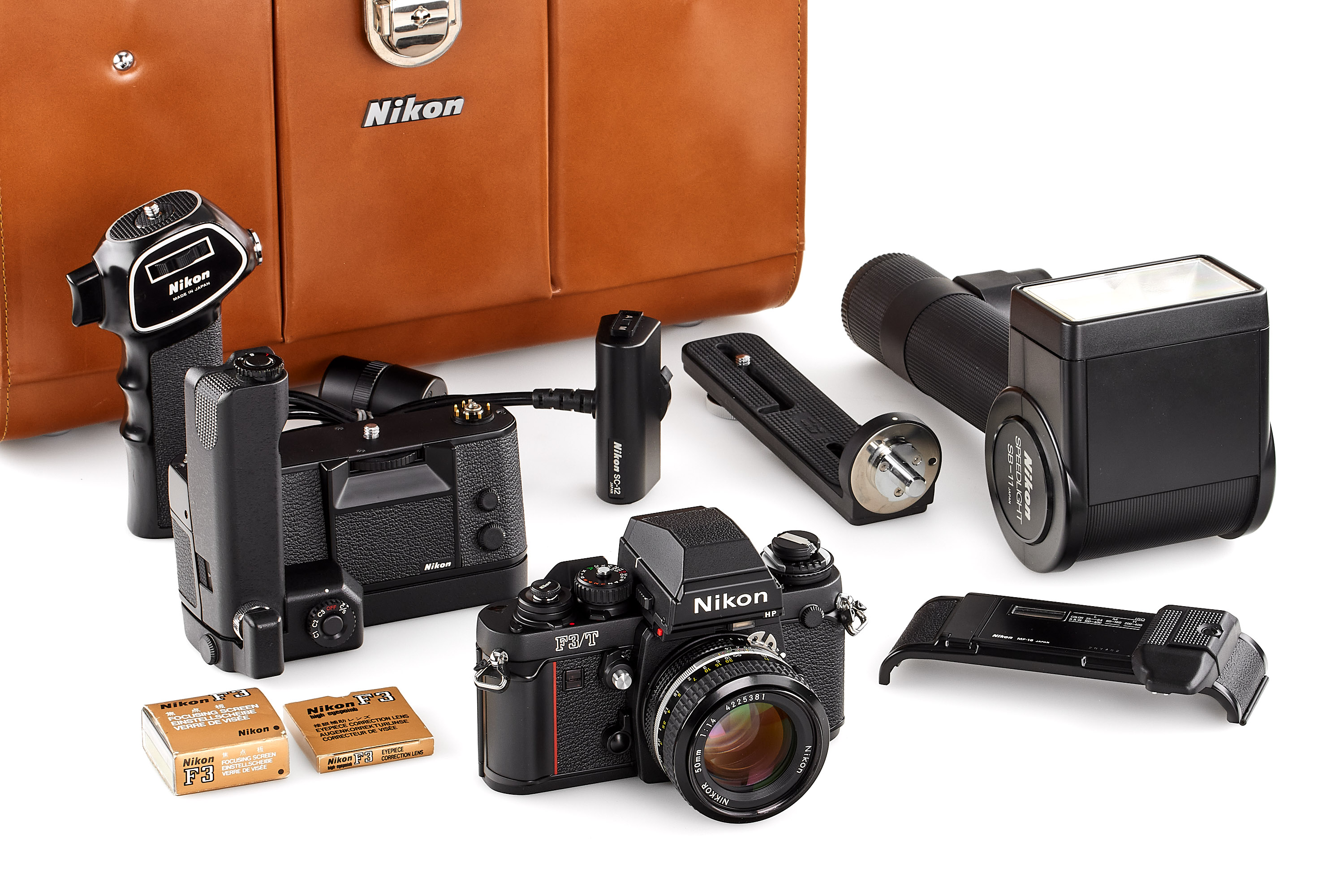 Nikon F3/T black outfit