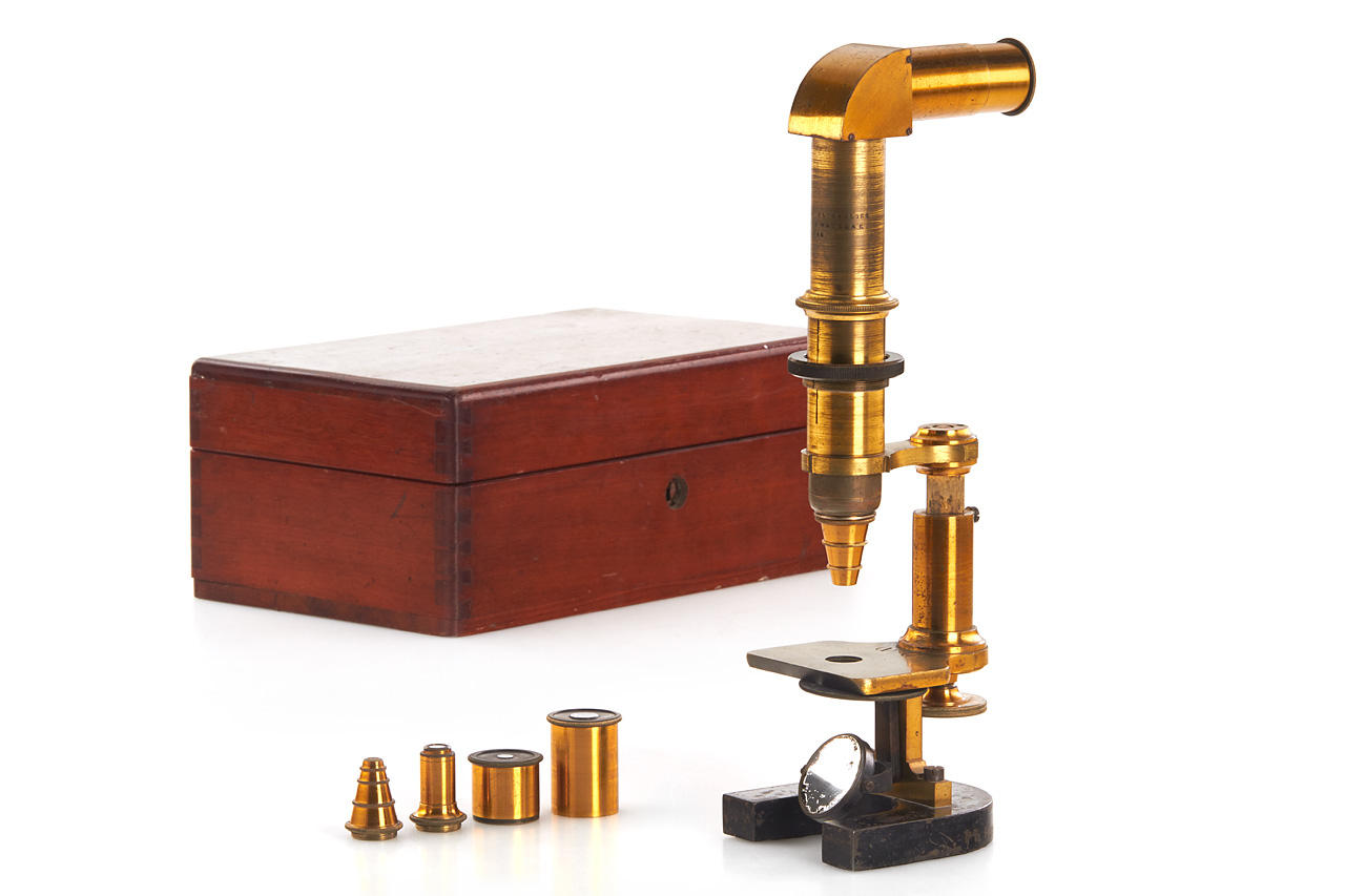 E. Leitz in Wetzlar 'Kleines' Microscope Stativ 3c