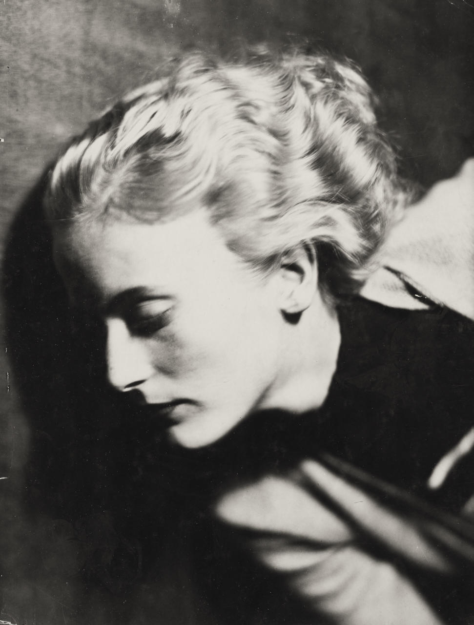 GERMAINE KRULL (1897–1985) Wanda Hubbell, Paris c. 1931 