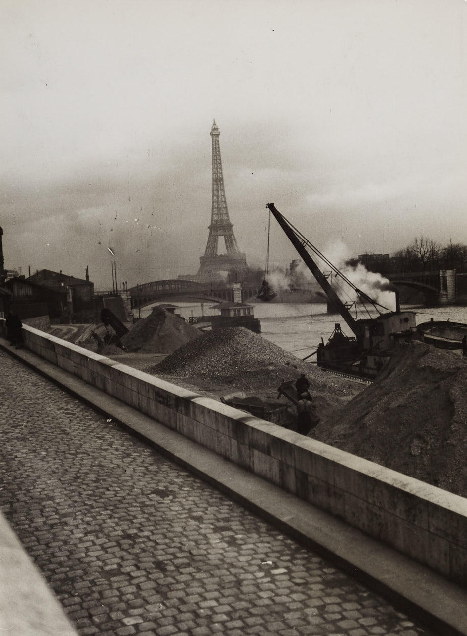 GERMAINE KRULL (1897–1985) Berges de la Seine, Quai de Patty, Paris 1928