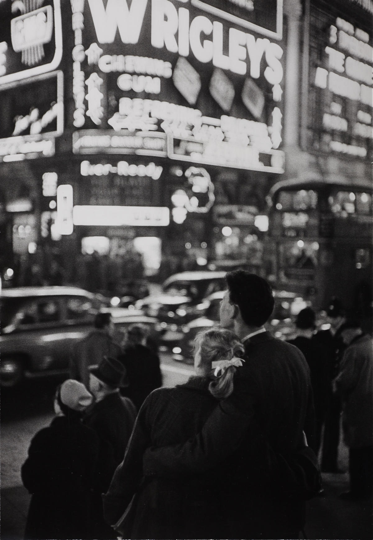 MARC RIBOUD (*1923) Piccadilly Circus, London c. 1960 MARC RIBOUD (*1923) Piccadilly Circus, London c. 1960