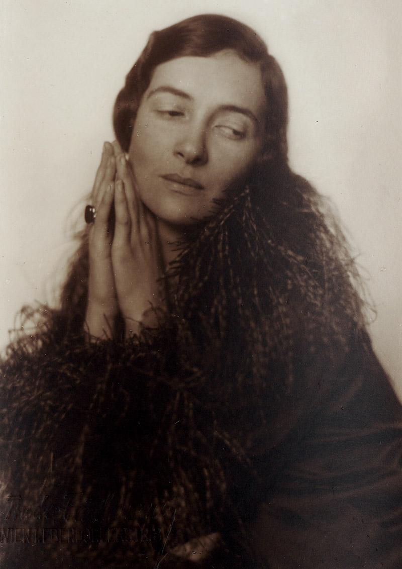Trude Fleischmann (1895–1990), The actress Ida Roland