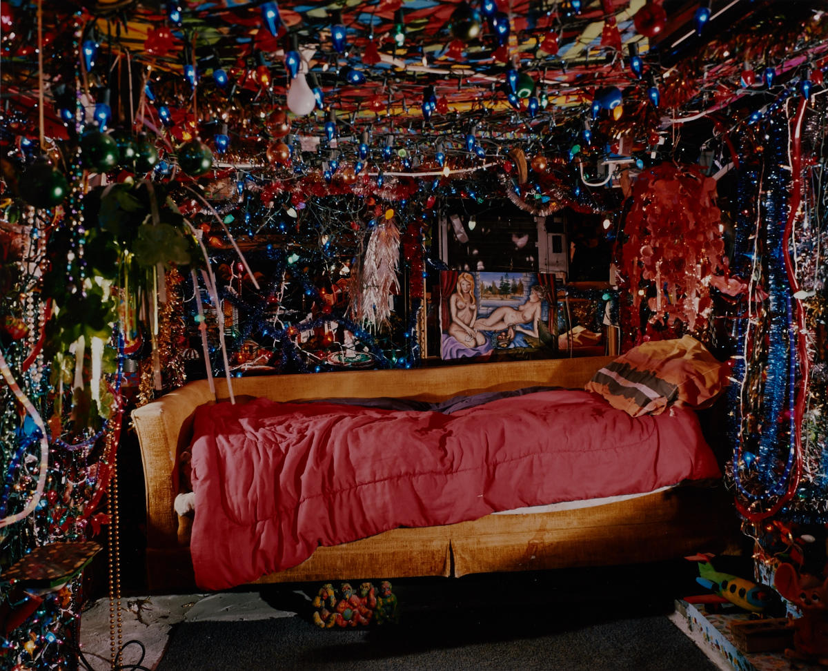 ALEC SOTH (* 1969) ‘Herman's Bed’, Kenner, Los Angeles 2002 ALEC SOTH (* 1969) ‘Herman's Bed’, Kenner, Los Angeles 2002
