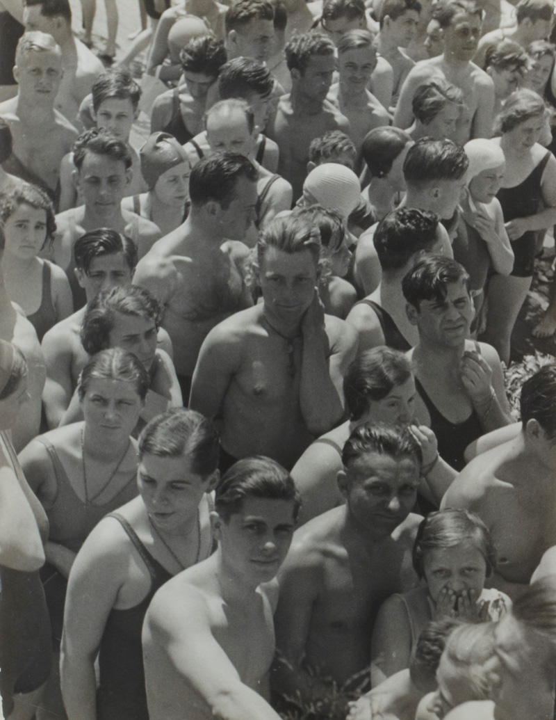 Im Schwimmbad. Blickkontakt, Paul Wolff (1887-1951)