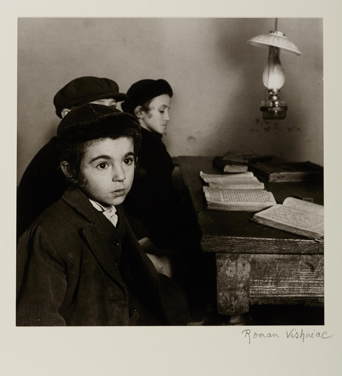 ROMAN VISHNIAC (1897–1990) Schüler / School boys (from ‘The Vanished World Portfolio’), 1940s