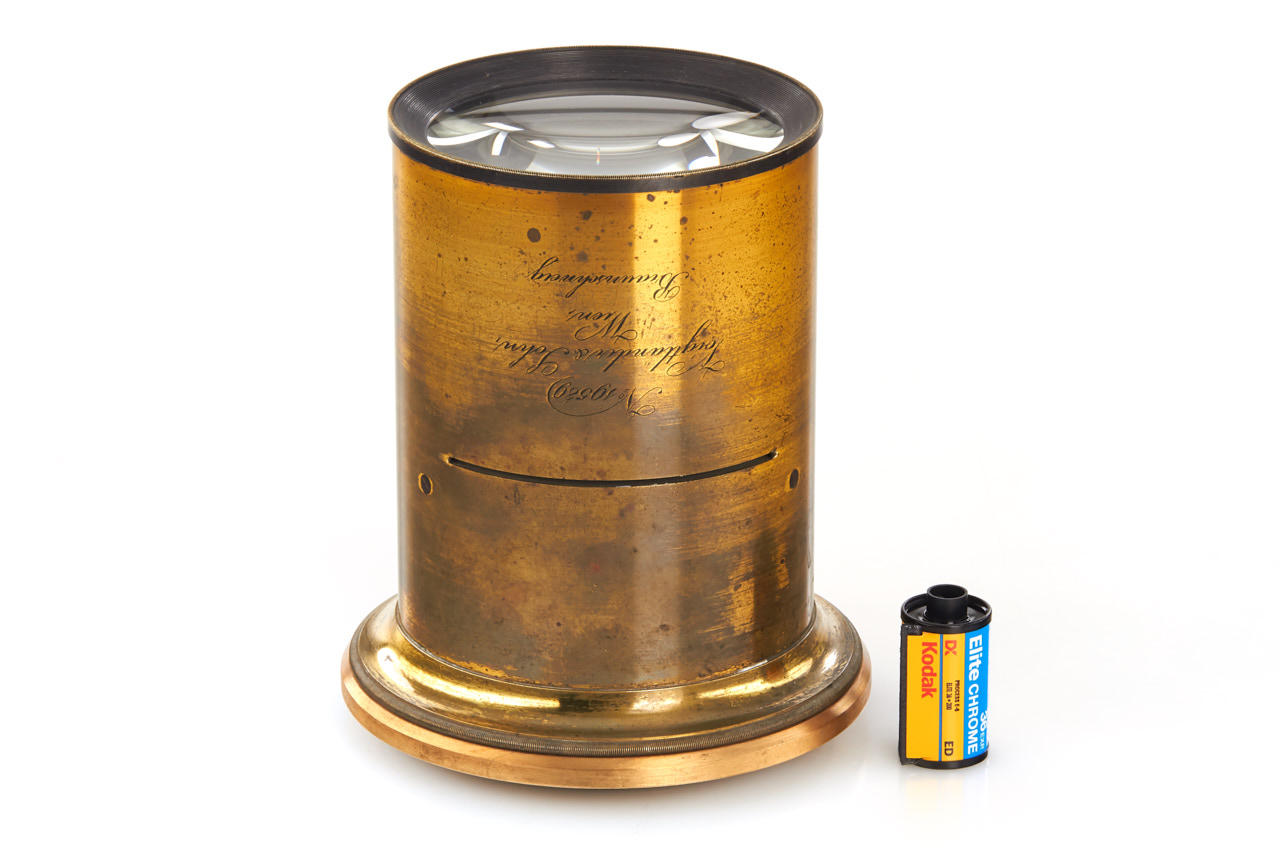 Voigtländer & Sohn Petzval Lens