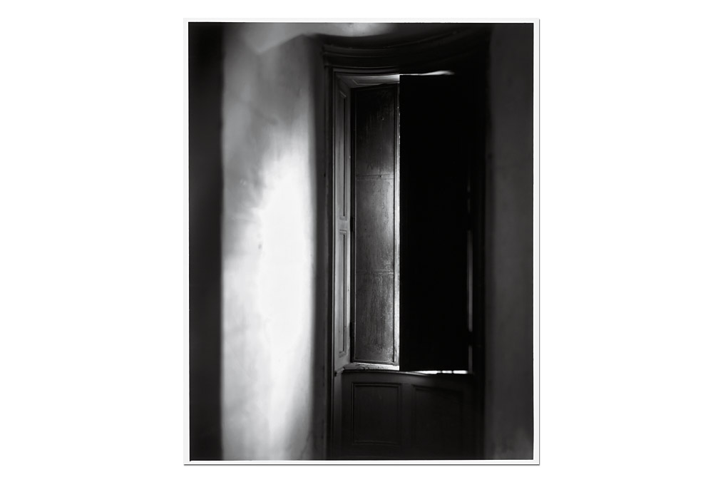 Michael Inmann (*1967), "Donaustraße Objekt No. 4" (from the series "Left Spaces")