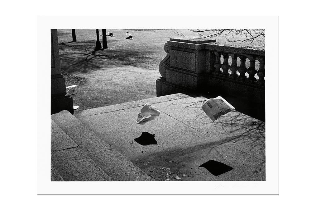 Yasuhiro Ishimoto (*1921), Die Stufen des Art Insitutes in Chicago / The steps of The Art Institute of Chicago