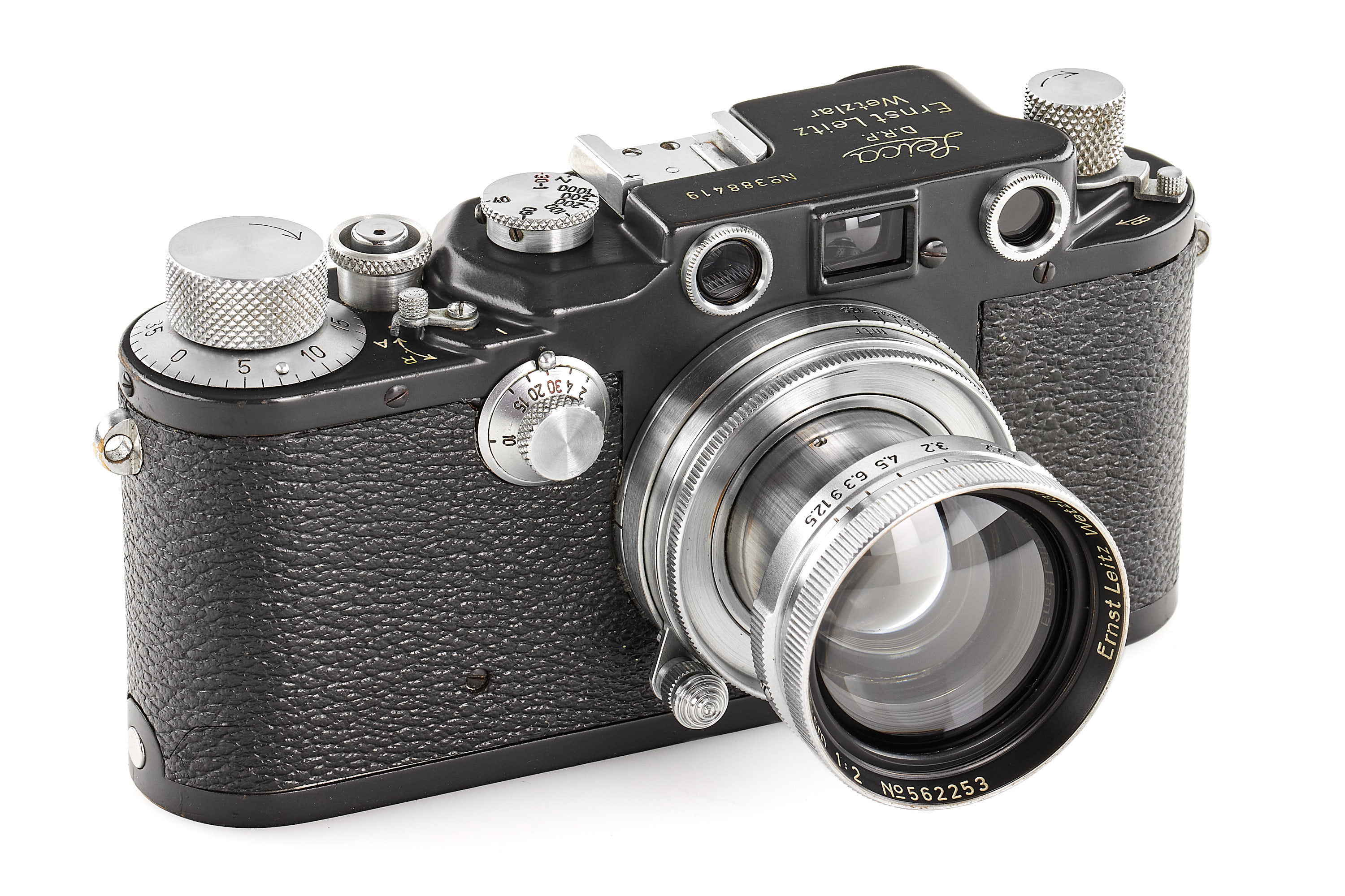 Leica IIIc grey red curtains