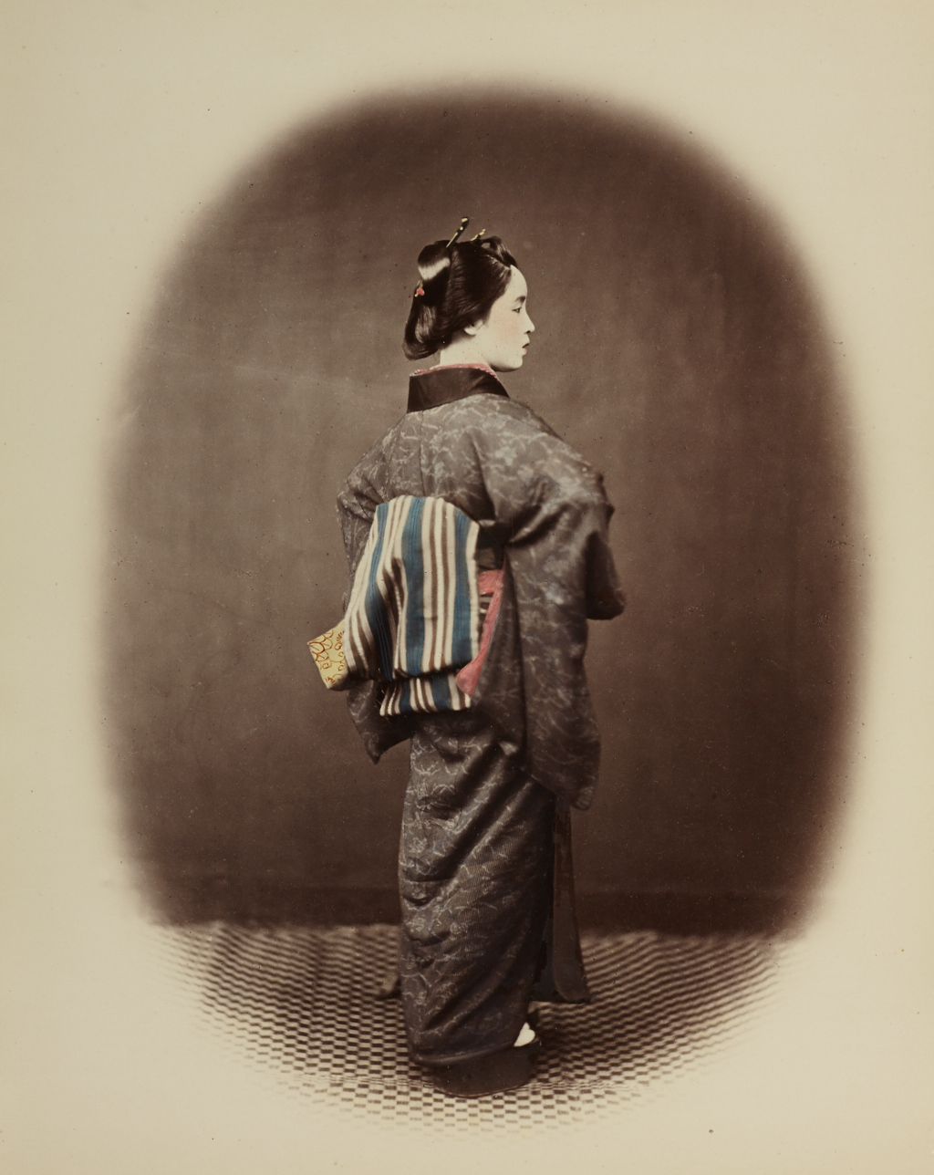 FELICE BEATO (1832-1909) Lastenträger / Hill Coolie & Geisha, Japan 1860s