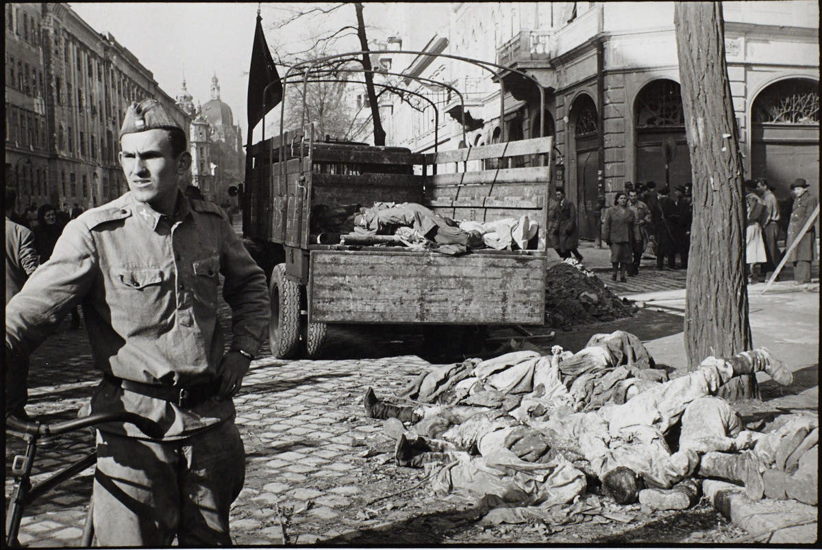 ERICH LESSING (* 1923) Ungarische Revolution / Hungarian Revolution, Budapest 1956
