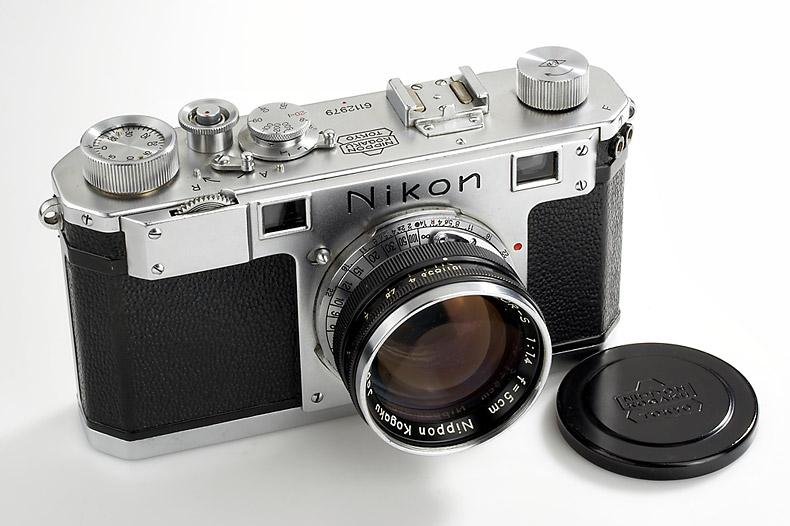 Nikon  S