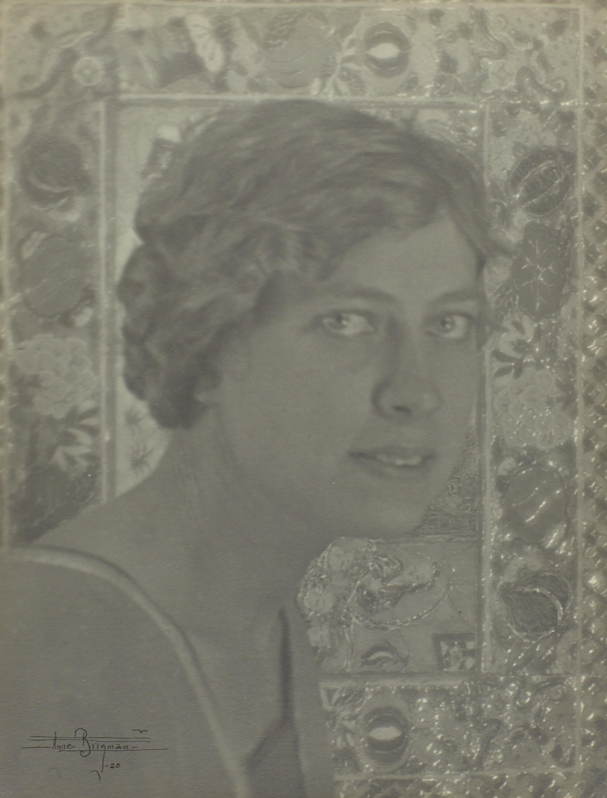 ANNE BRIGMAN (1869–1950) Frauenporträt / Portrait of a young lady, 1920