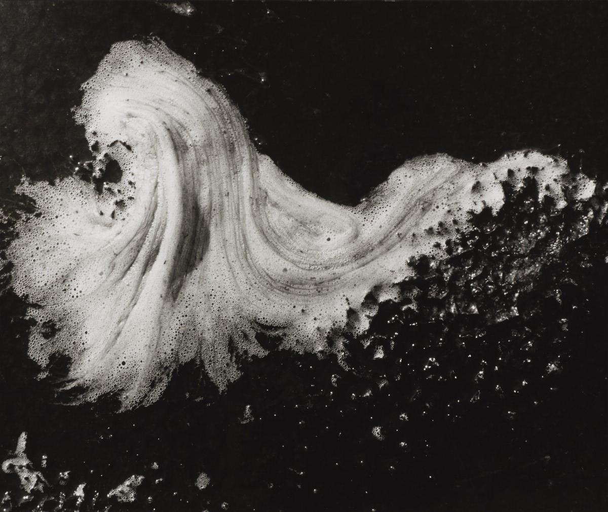 LUCIEN CLERGUE (* 1934) Untitled (Schaumwelle / Water foam), c. 1970 LUCIEN CLERGUE (* 1934) Untitled (Schaumwelle / Water foam), c. 1970