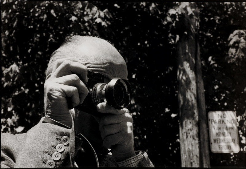 Henri Cartier-Bresson (1908–2004), Cartier-Bresson with Leica