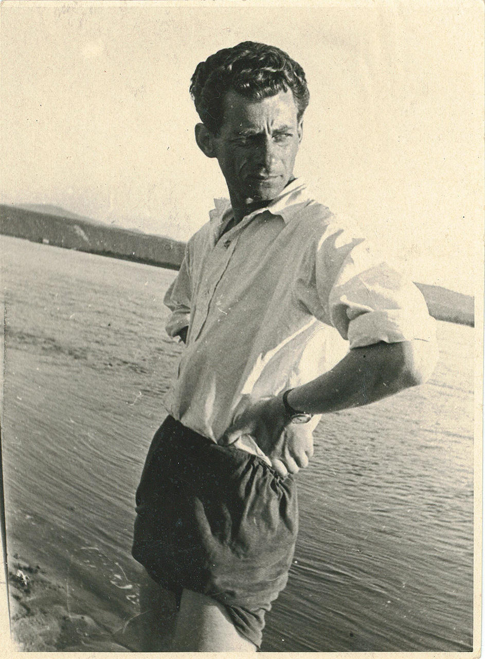 ANONYMOUS PHOTOGRAPHER Max Alpert, USSR 1940s ANONYMOUS PHOTOGRAPHER Max Alpert, USSR 1940s