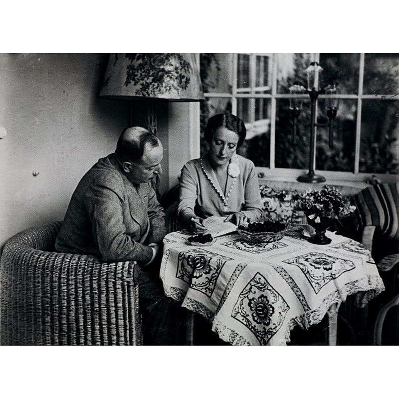 Erich Salomon (1886–1944) , Henny Porten and her husband Dr. Wilhelm von Kaufmann