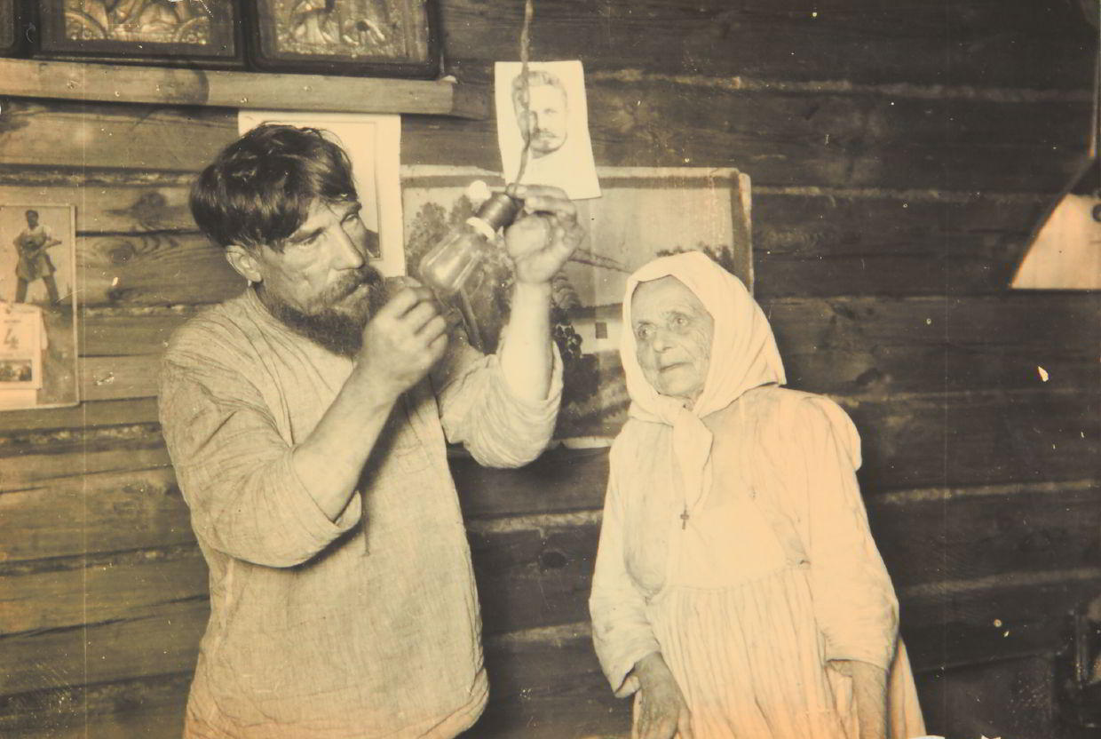 ARKADY SHAIKHET (1898–1957) Iljitschows Glühbirne / The Ilyich’s lamp, USSR 1926 ARKADY SHAIKHET (1898–1957) Iljitschows Glühbirne / The Ilyich’s lamp, USSR 1926