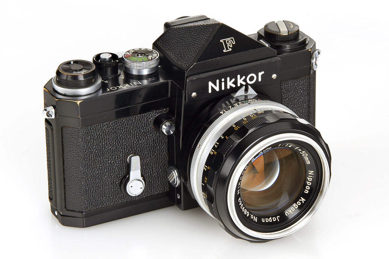 Nikon 'Nikkor' F Eyelevel black