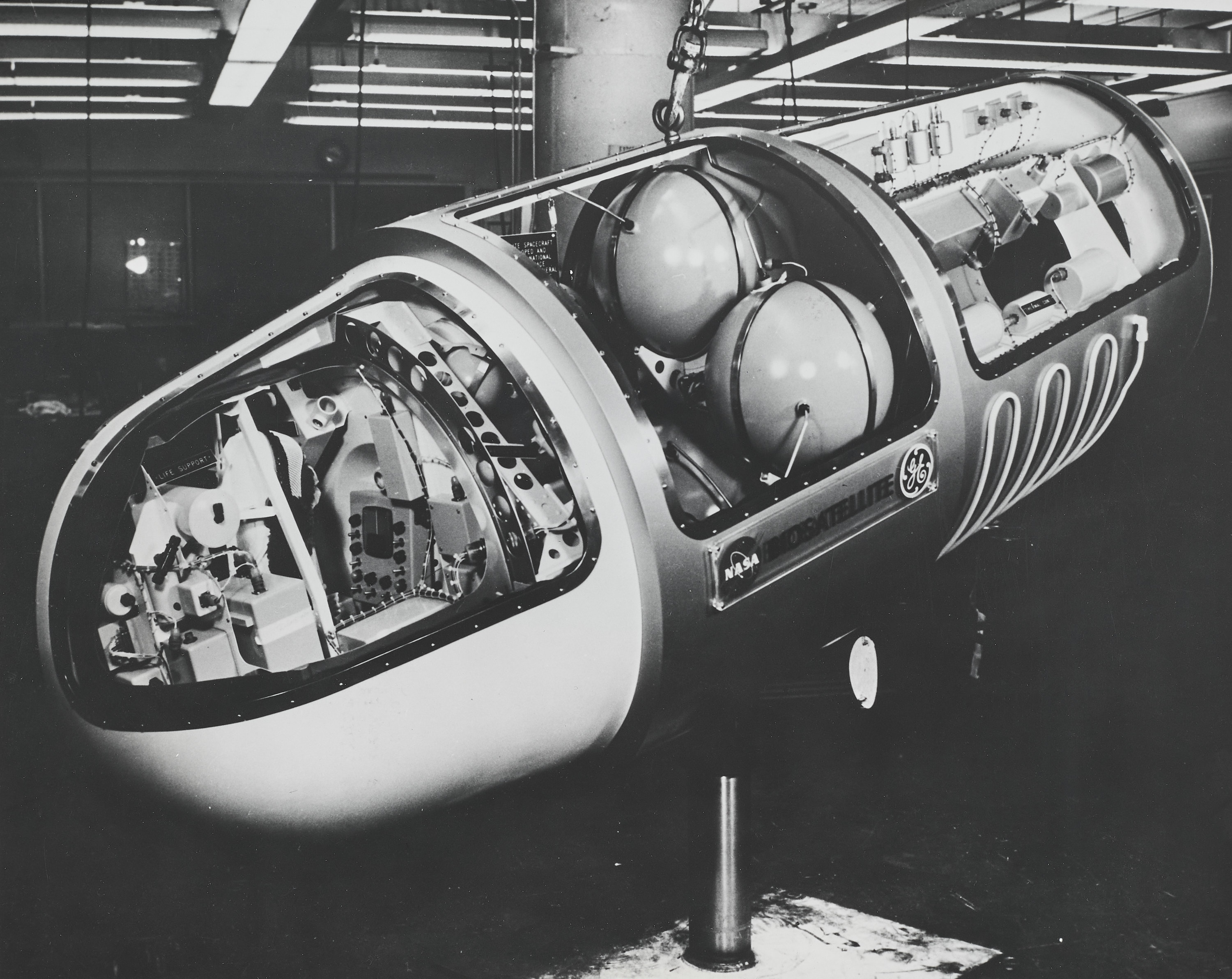 NASA - Set of 17 photographs, USA 1961- 1967