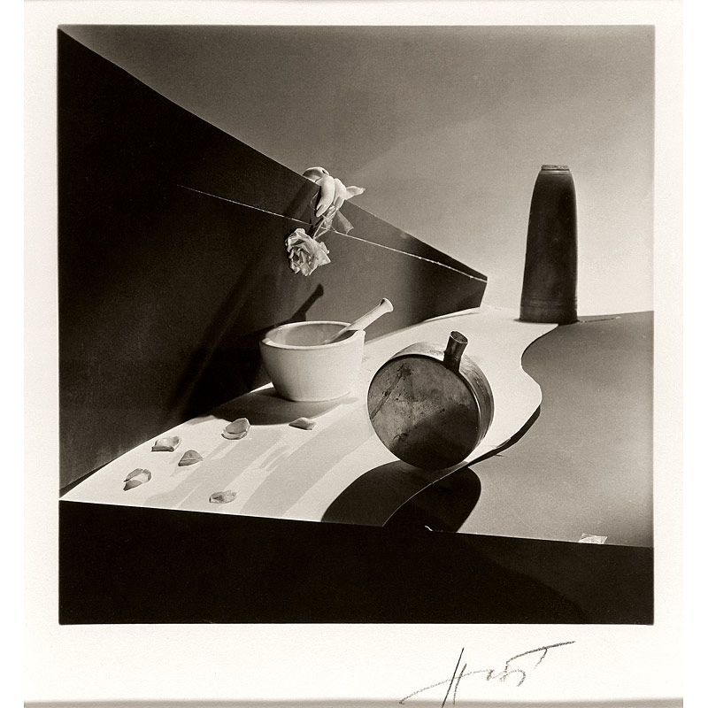 Horst P. Horst (1906–1999) , ›Still life, New York, Surreal beauty cream‹