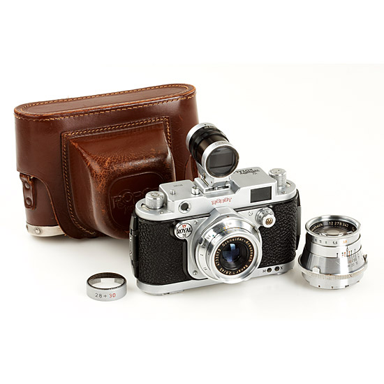 Robot  Royal 36 outfit