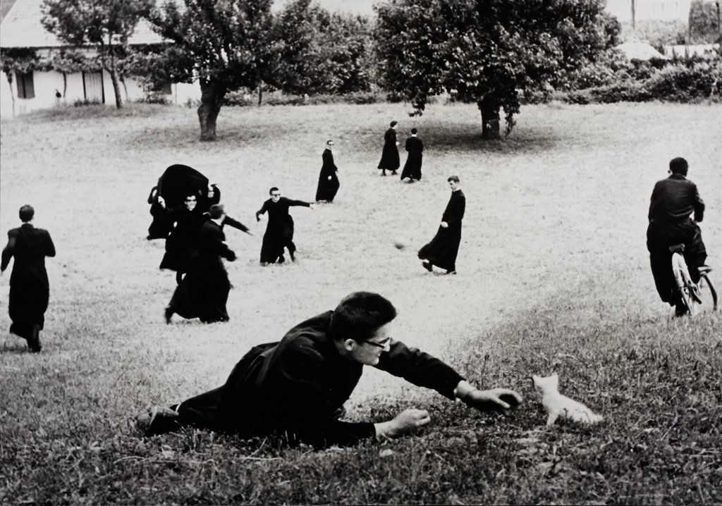 MARIO GIACOMELLI (1925–2000) ‘Lo non ho mani che mi accarezzino il volto’ (There are no hands to caress my face), Pretini 1962