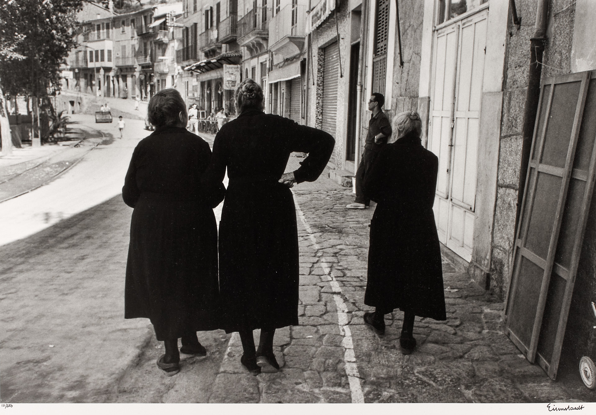 ALFRED EISENSTAEDT (1898–1995) - Three Women in Sóller, Mallorca 1963